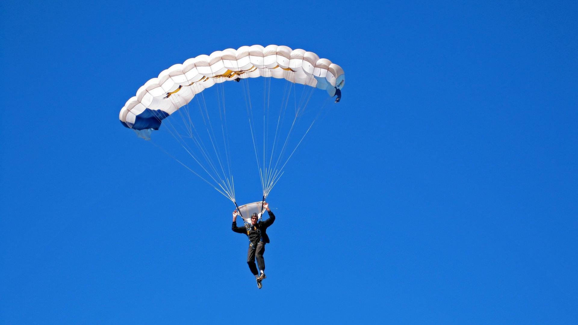 多米尼克登山运动成为新兴旅游项目，多米尼克概况